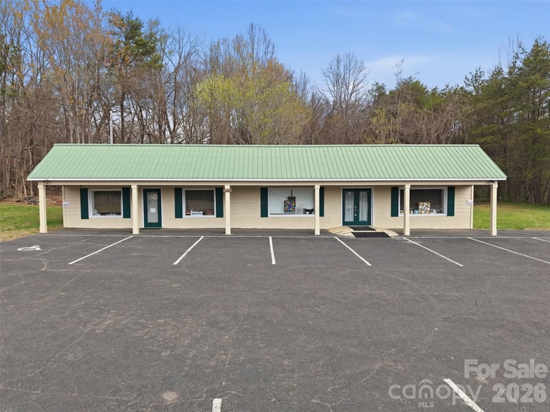 2504 Newton Dr, Statesville, NC 28677