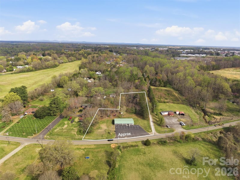 2504 Newton Dr, Statesville, NC 28677