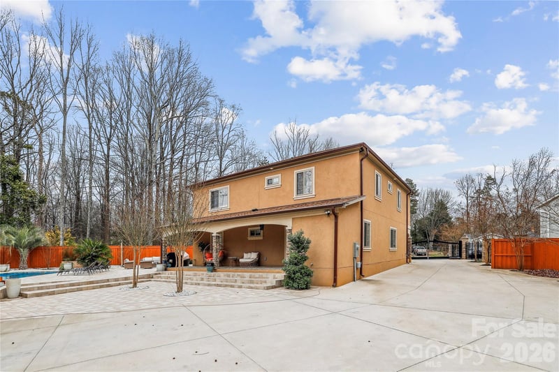 8104 Stem Ct, Charlotte, NC 28227