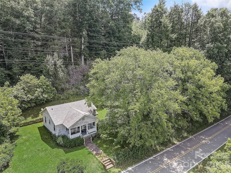 1820 Grapevine Rd, Marshall, NC 28753