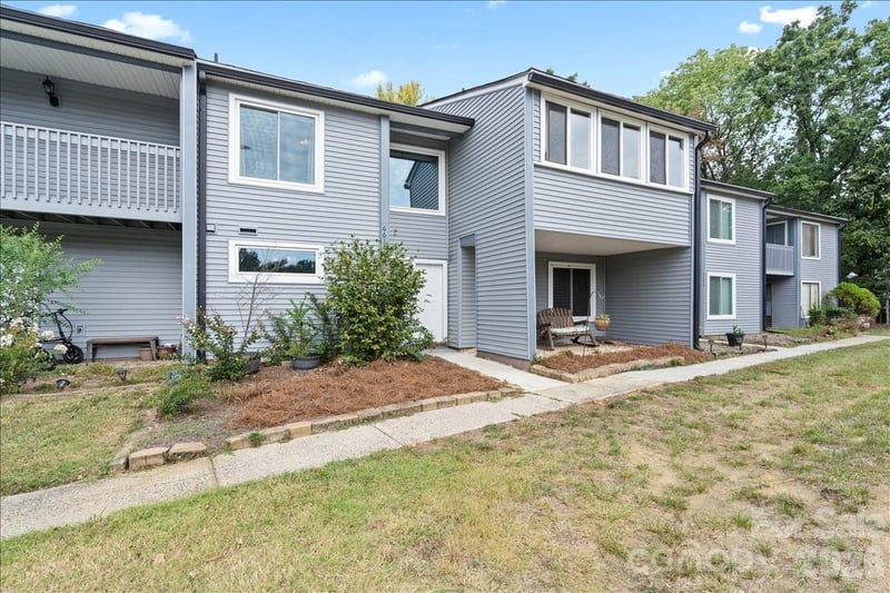 6610 Point Comfort Ln, Charlotte, NC 28226