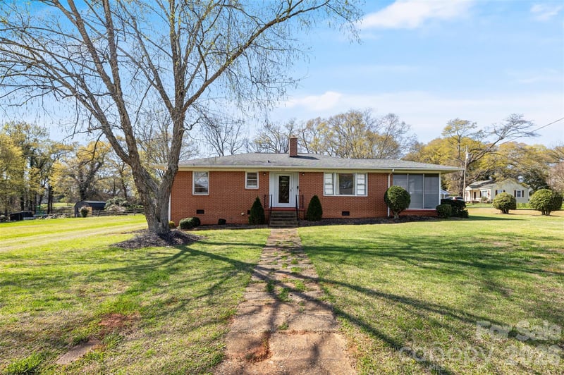 116 Crest St, Mount Holly, NC 28120