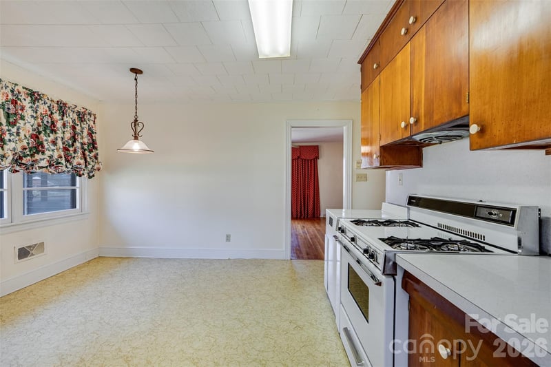 116 Crest St, Mount Holly, NC 28120