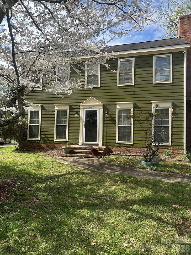 7309 Palmetto Ct, Charlotte, NC 28227