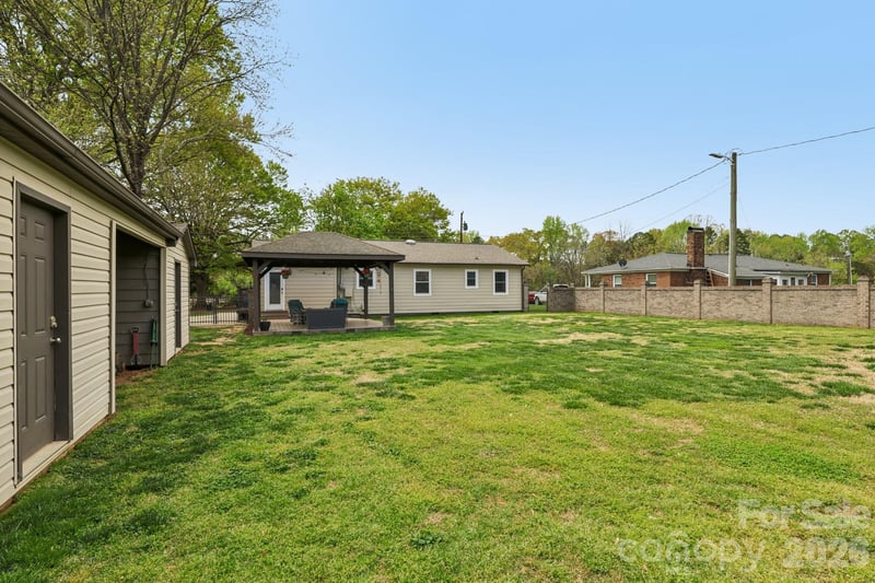 9202 Elgin Dr, Charlotte, NC 28214