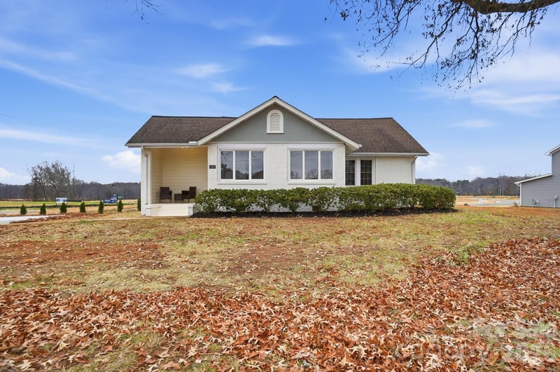 1212 Coddle Creek Hw, Mooresville, NC 28115