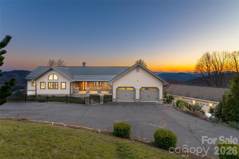 525 Elk Mountain Scenic Hw, Asheville, NC 28804