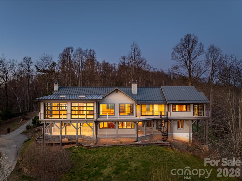 525 Elk Mountain Scenic Hw, Asheville, NC 28804
