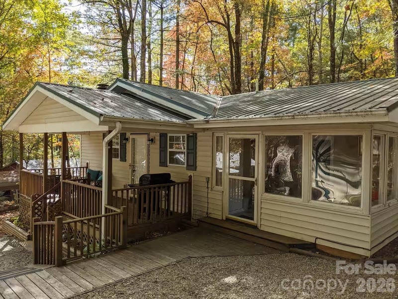 73 Pine Rd, Rosman, NC 28772