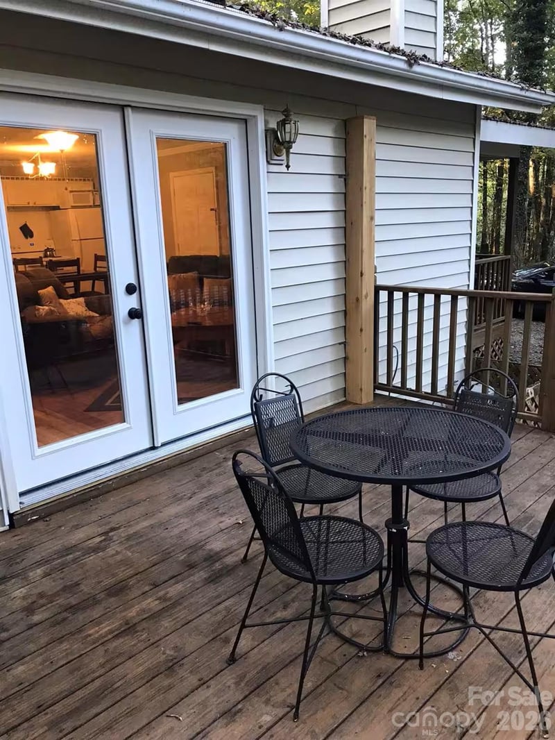 73 Pine Rd, Rosman, NC 28772