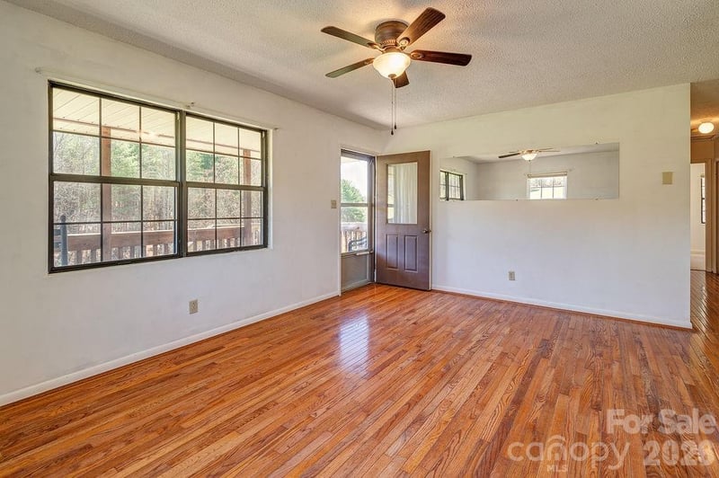 216 Pickens Rd, Weaverville, NC 28787