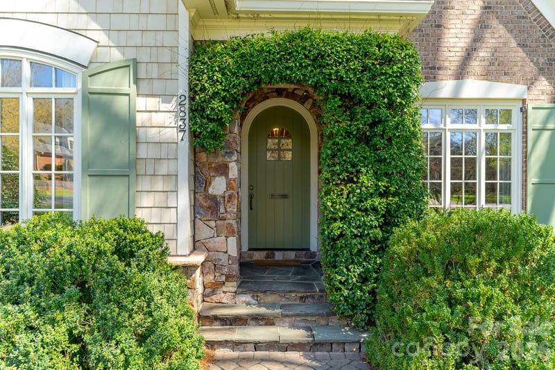 2837 Forest Dr, Charlotte, NC 28211