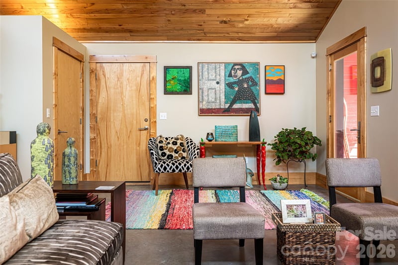 33 Robinson Creek Rd, Asheville, NC 28803