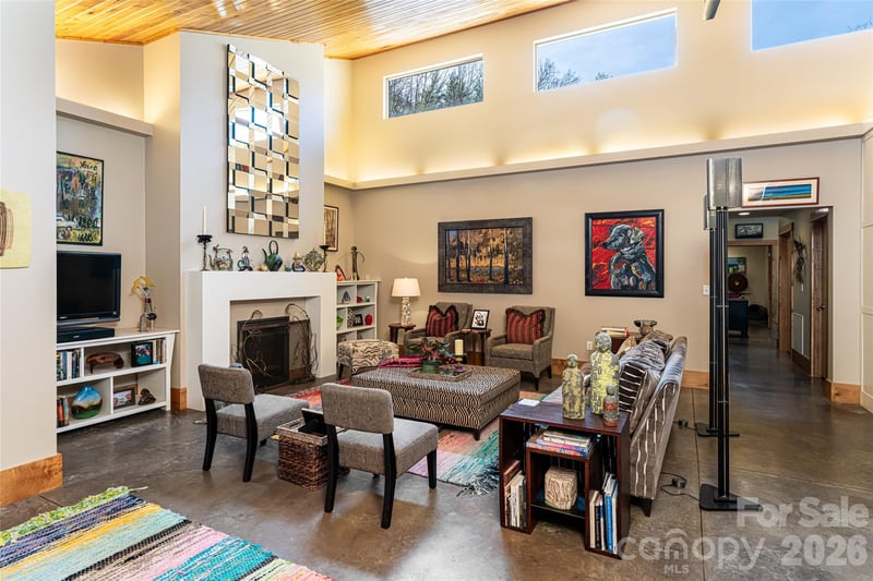 33 Robinson Creek Rd, Asheville, NC 28803