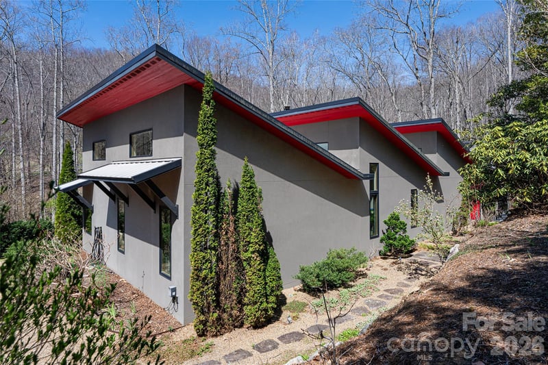 33 Robinson Creek Rd, Asheville, NC 28803
