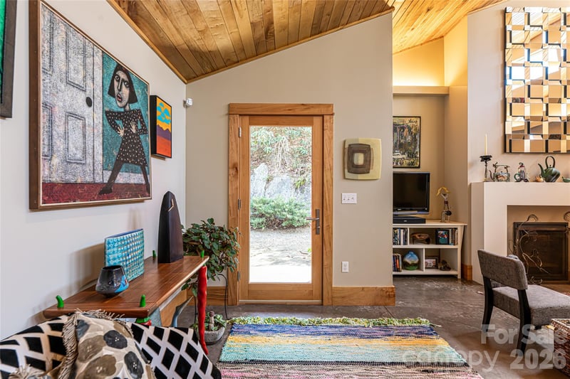 33 Robinson Creek Rd, Asheville, NC 28803