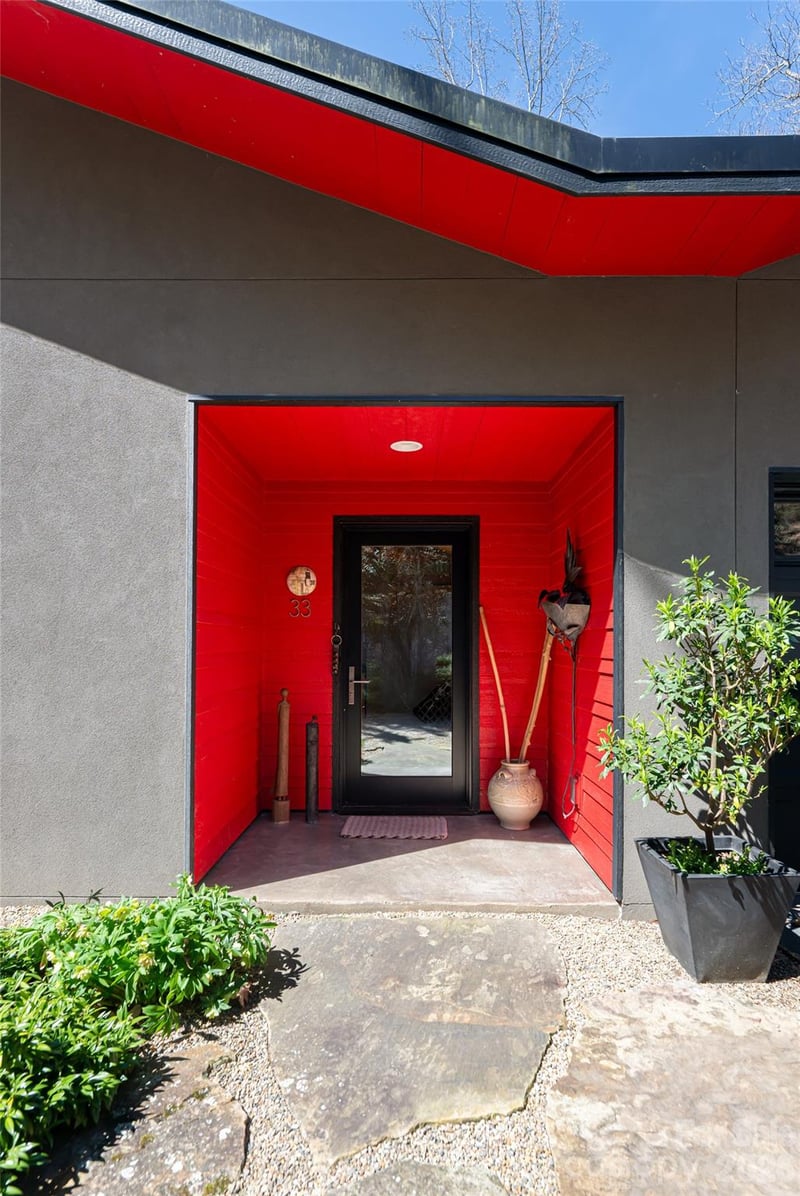 33 Robinson Creek Rd, Asheville, NC 28803