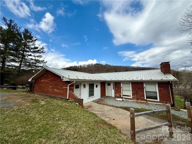 210 Howards Creek Rd, Boone, NC 28607