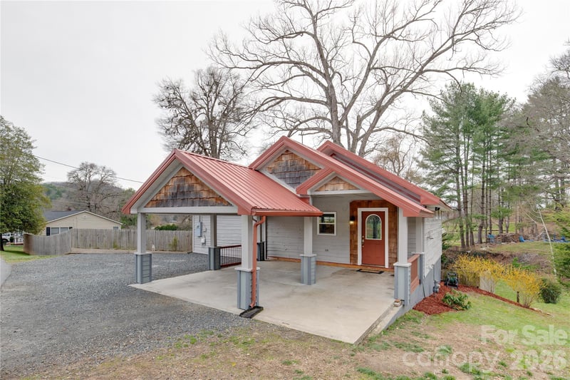 107 Shepard Way, Burnsville, NC 28714