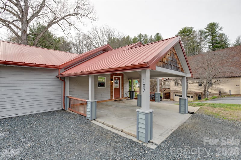 107 Shepard Way, Burnsville, NC 28714