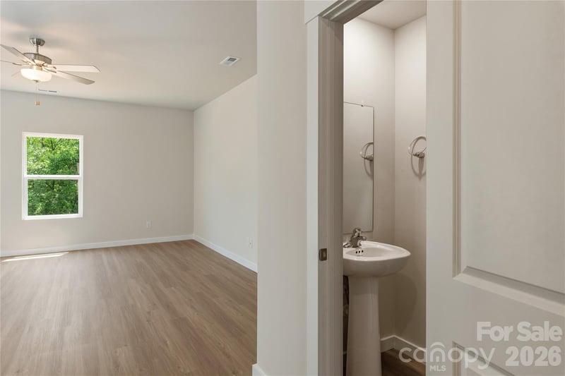 3411 Robindale Dr, Winston Salem, NC 27107