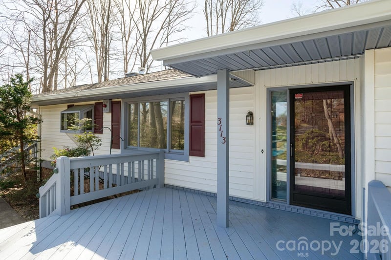 3113 Primrose Dr, Hendersonville, NC 28792