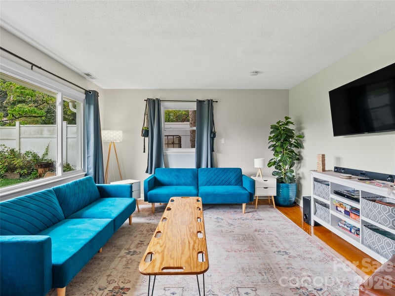 11 Oakley Dogwood Dr, Asheville, NC 28803