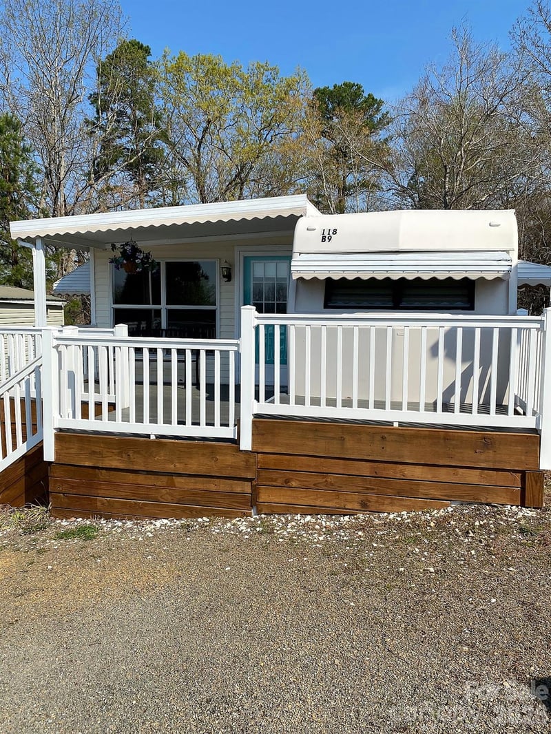 118 Eagle Dr, New London, NC 28127