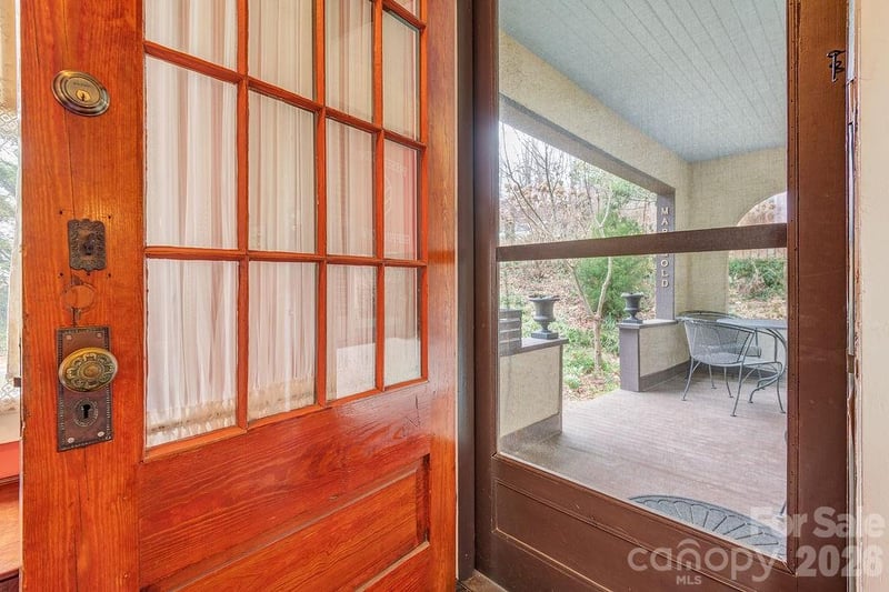 2 Hillside Walk, Asheville, NC 28801