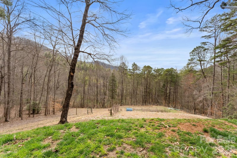 113 Cardinal Dr, Franklin, NC 28734