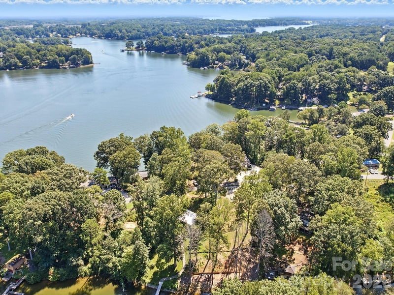 3748 Landmark Dr, Sherrills Ford, NC 28673