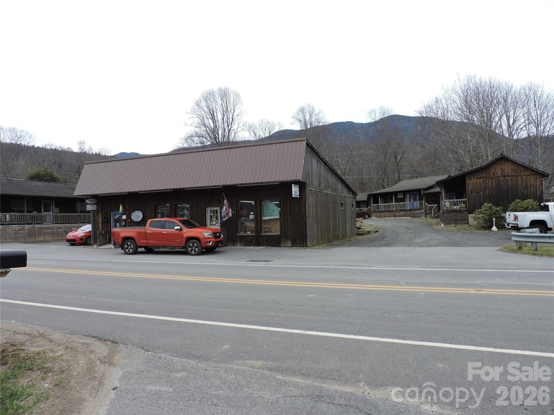 4188 State Hwy 80 S Hw, Burnsville, NC 28714