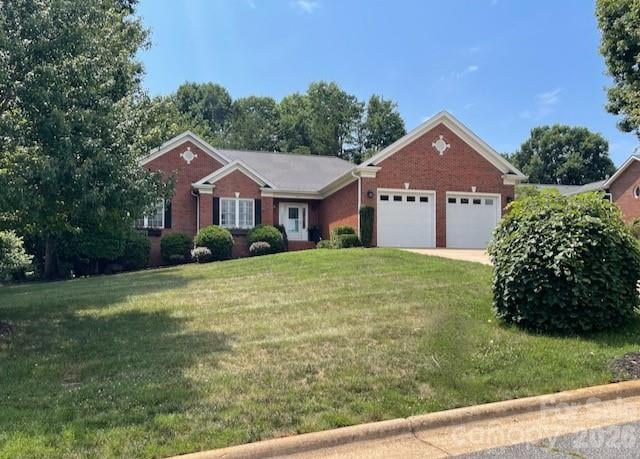 4945 Brookridge Dr, Hickory, NC 28601