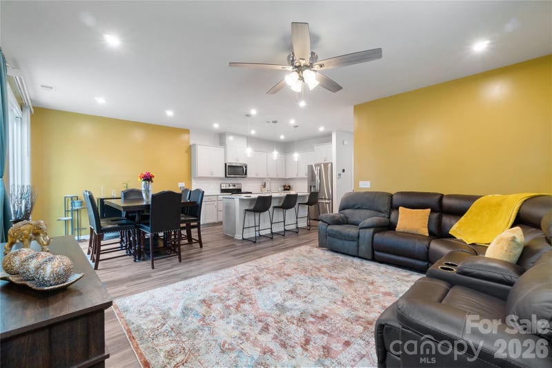 8032 Overmeadow Ln, Charlotte, NC 28269
