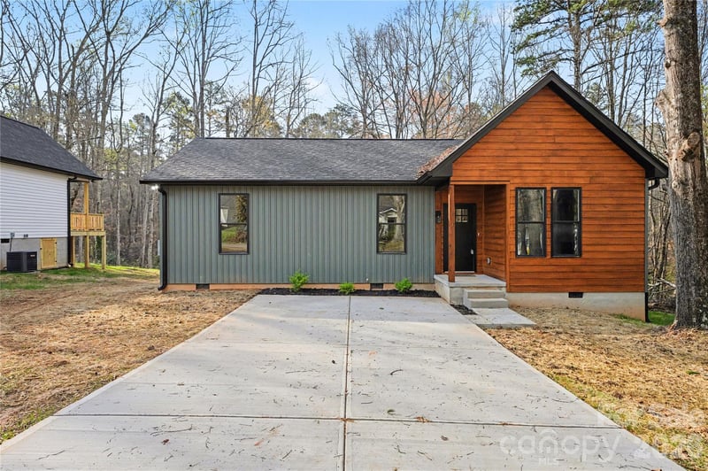 427 Ballard St, Cherryville, NC 28021