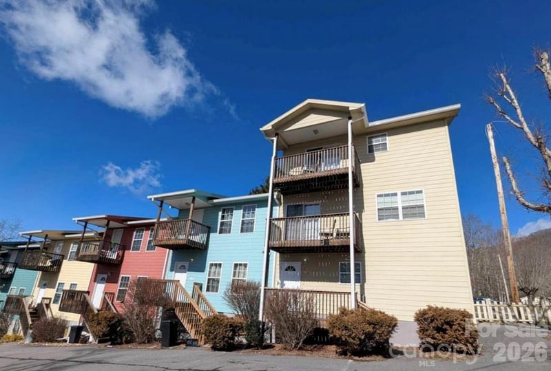 145 Lincoln Park Rd #J, Burnsville, NC 28714