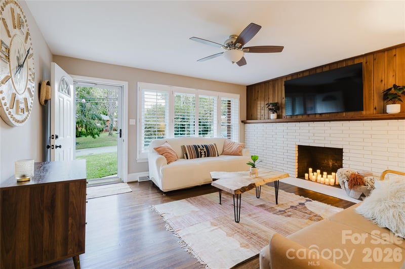 4920 Raymond Pl, Charlotte, NC 28205