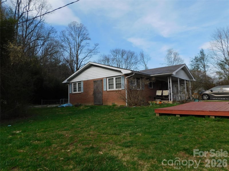 124 Jeff St, Hendersonville, NC 28739