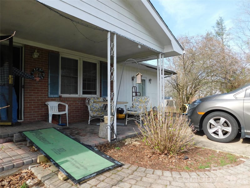 124 Jeff St, Hendersonville, NC 28739