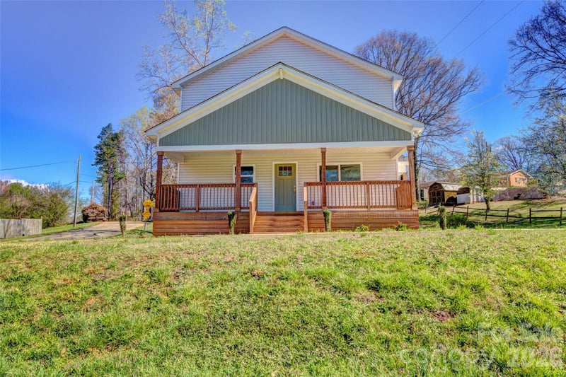 902 Mountain St, Cherryville, NC 28021