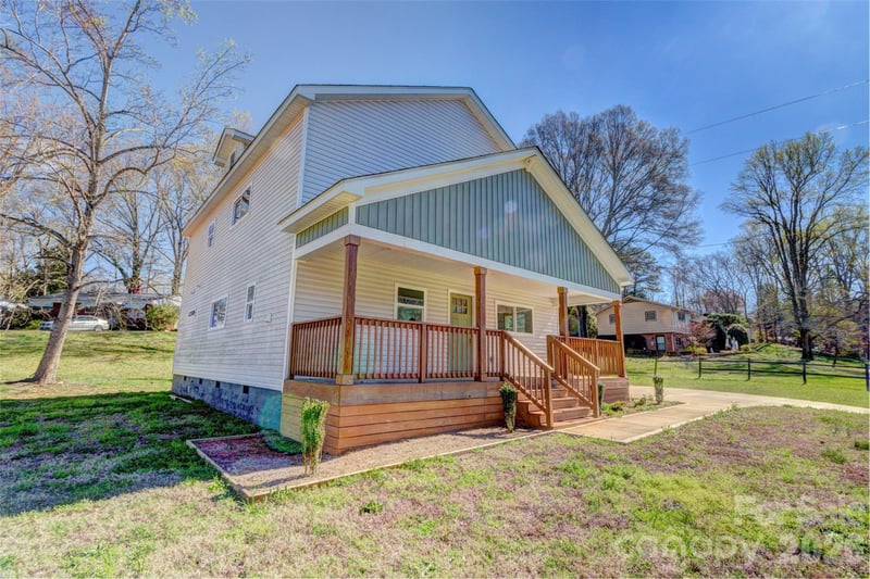 902 Mountain St, Cherryville, NC 28021