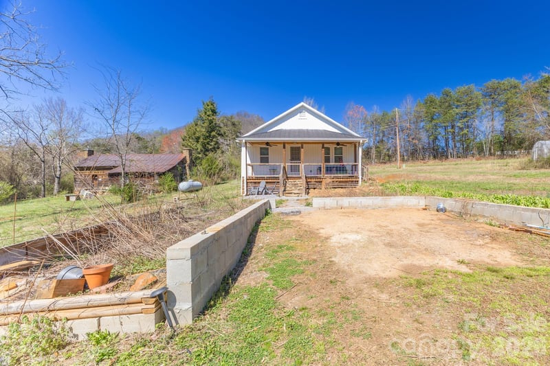 98 Poplar Springs Rd, Hiddenite, NC 28636