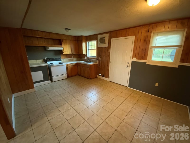 218 Lovelace Rd, Forest City, NC 28043
