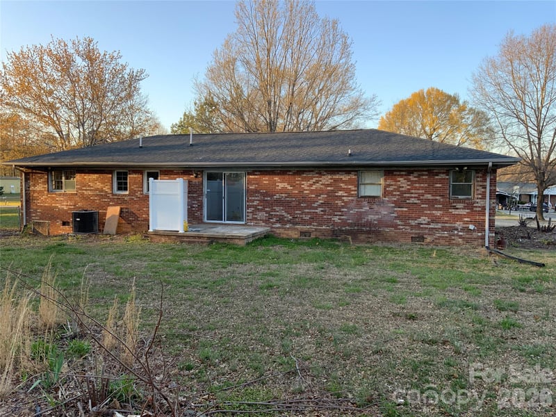154 Lovelace Rd, Forest City, NC 28043