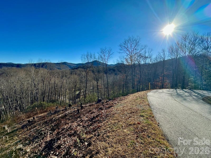 3 Mountain Watch Dr, Waynesville, NC 28785