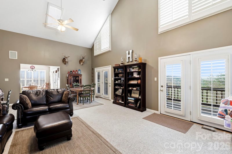 1489 Round Mountain Rd, Brevard, NC 28712