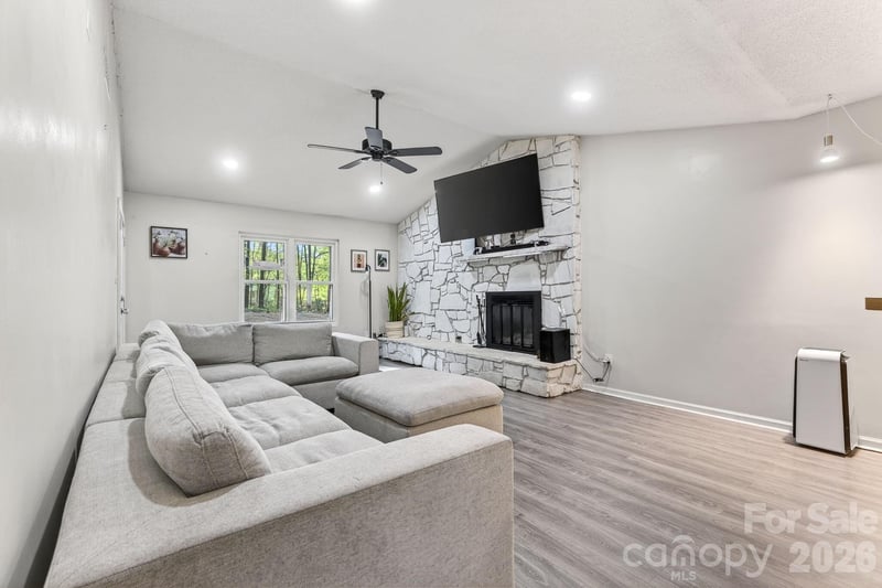 20133 Floral Ln, Cornelius, NC 28031