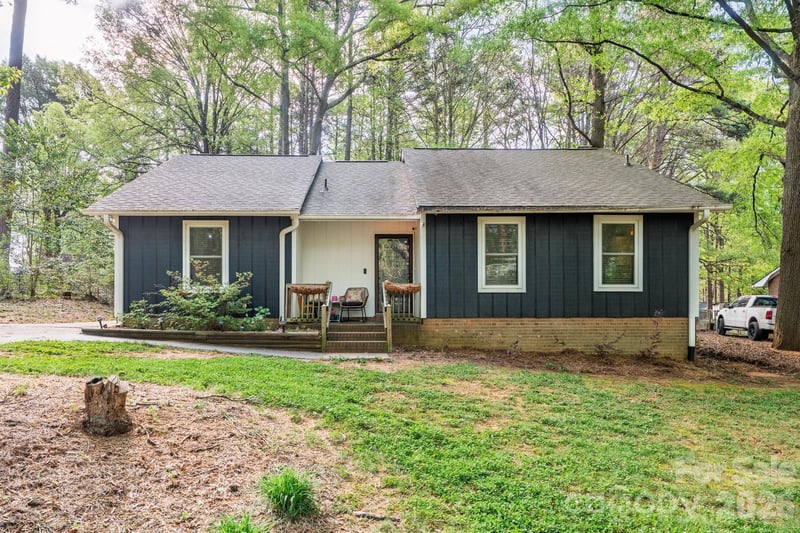 20133 Floral Ln, Cornelius, NC 28031