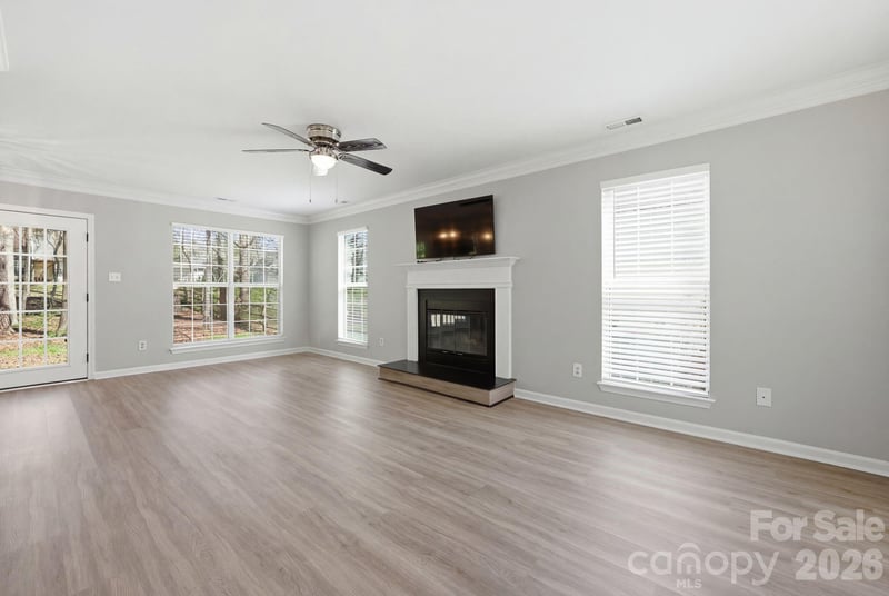 10122 Northwoods Forest Dr, Charlotte, NC 28214