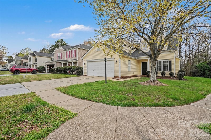 5504 Waverly Lynn Ln, Charlotte, NC 28269